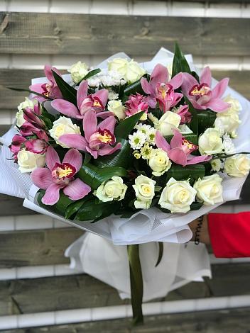 Букет цветов из: Розы и Хризантемы в Большесидоровском