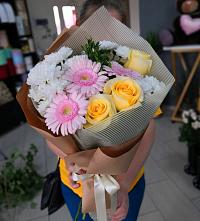 Букет цветов из:  Герберы, Розы и Хризантемы в Большесидоровском