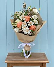 Букет цветов из:  Альстромерии, Лизиантусы, Розы и Хризантемы в Большесидоровском
