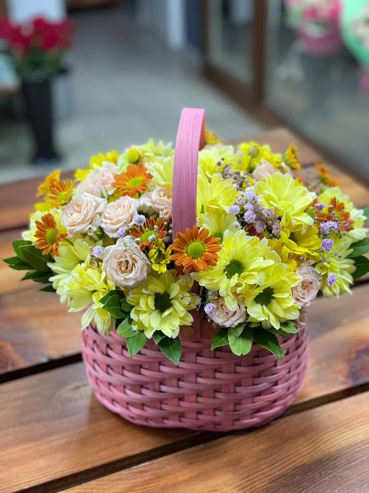 Цветочная композиция из Хризантемы и Розы в корзине в Большесидоровском