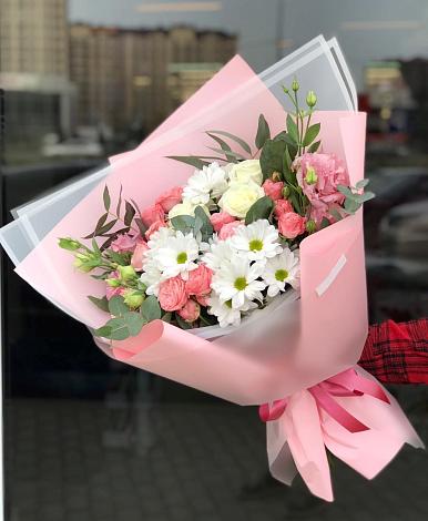 Букет цветов из: Розы, Лизиантусы и Хризантемы в Большесидоровском